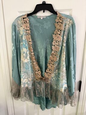 Seafoam Taupe Floral Lace-Trim Kimono by Spencer Alexis